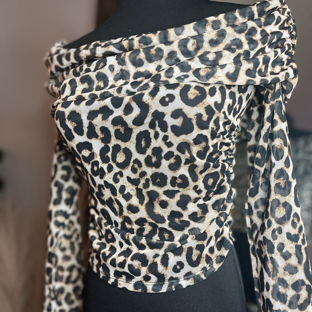 leopard print top